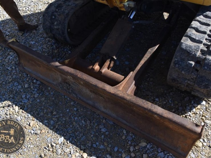 2013-caterpillar-305.5d-cr-image-29