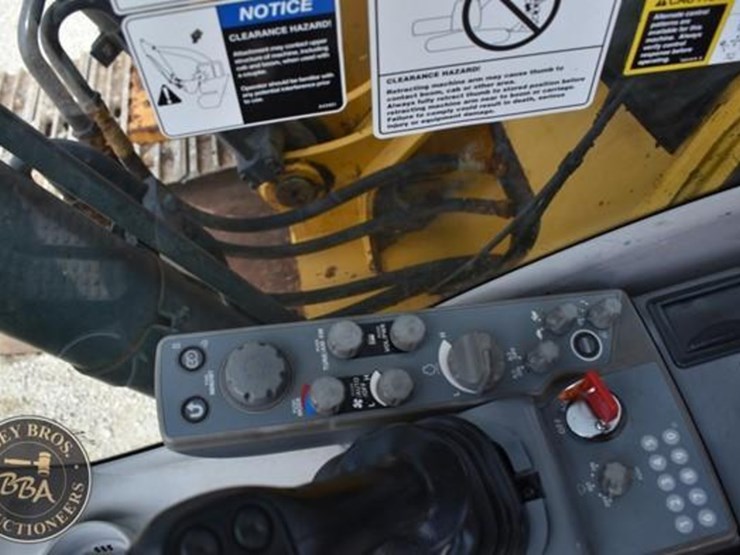 2018-deere-210g-lc-image-63