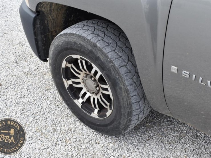 2009-chevrolet-silverado-1500-image-31
