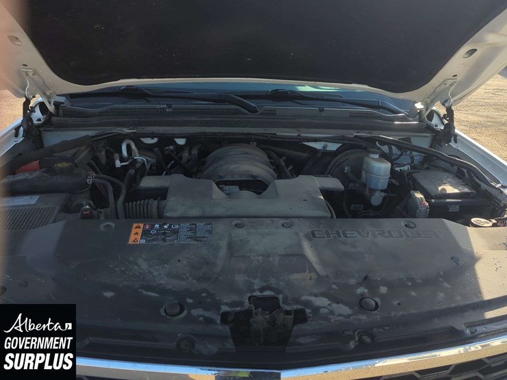 2019-chevrolet-suburban-image-35