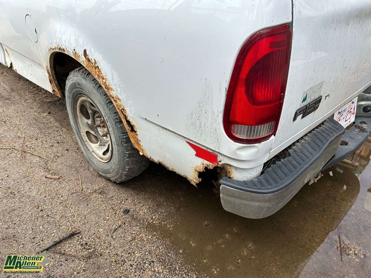 2004-ford-f150-xl-image-12