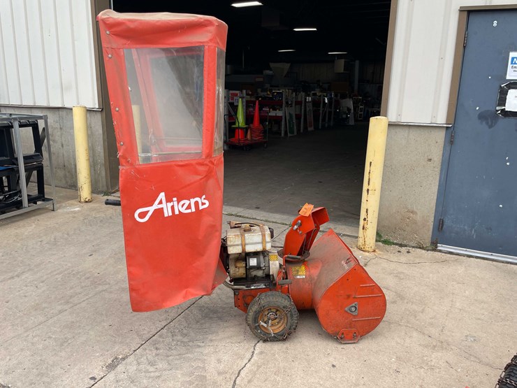 #3100-•-ariens-snowblower-(o3)-image-4