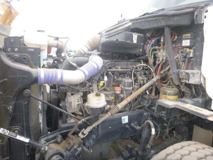 2019-peterbilt-567-image-22