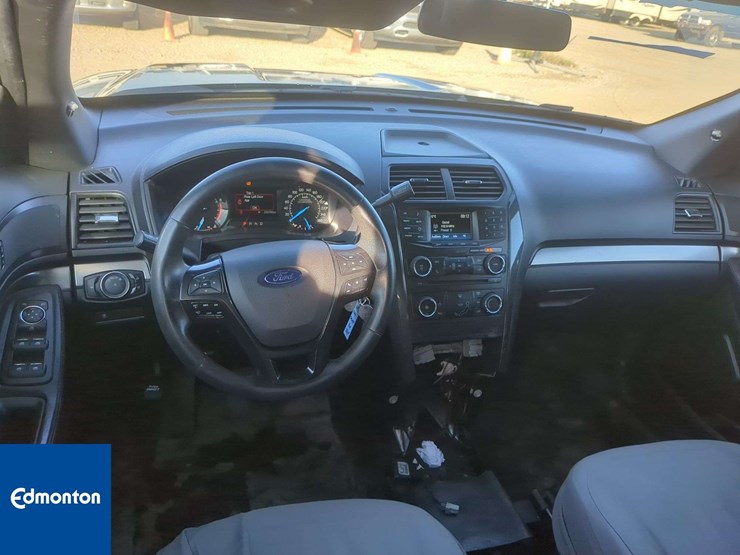 2018-ford-explorer-image-14