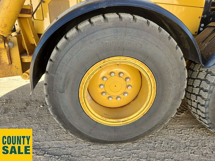 2020-caterpillar-150-awd-image-36