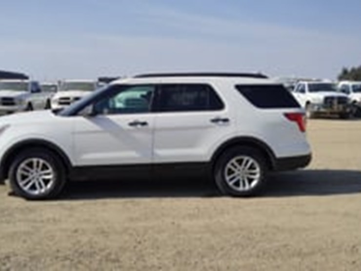 2017-ford-explorer-image-5