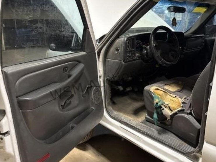 2006-chevrolet-silverado-2500hd-image-25