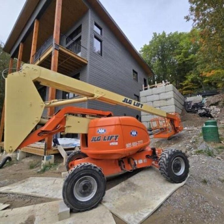 JLG 600AJ
