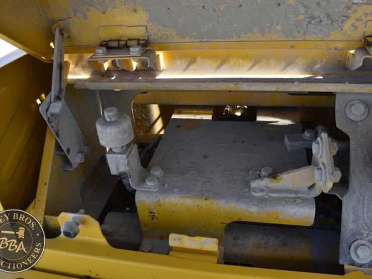 2023-komatsu-pc360-lc-11-image-23