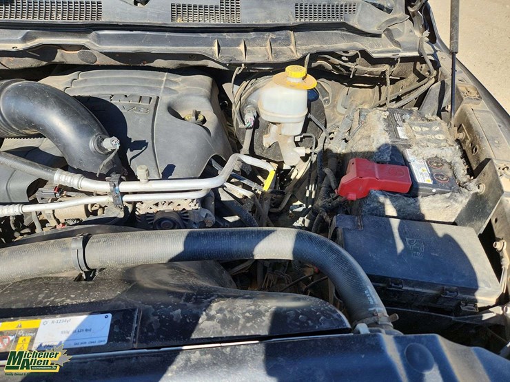 2015-ram-tradesman-image-28