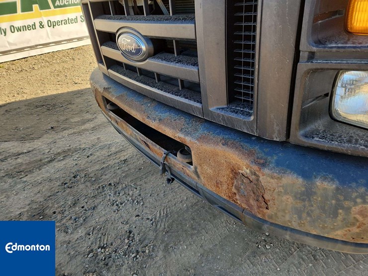 2012-ford-cargo-image-30