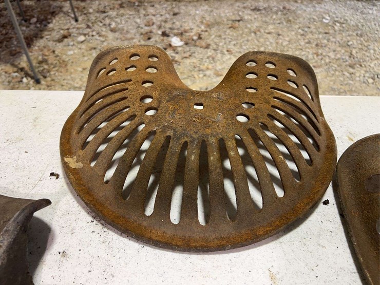 (3)-cast-iron-seats-image-11
