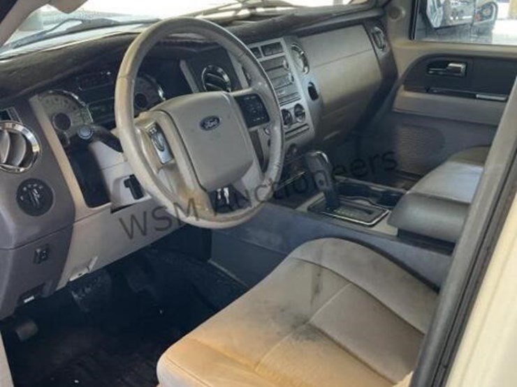 2014-ford-expedition-image-23