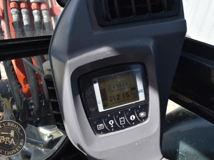 2017-kubota-kx057-4-image-11