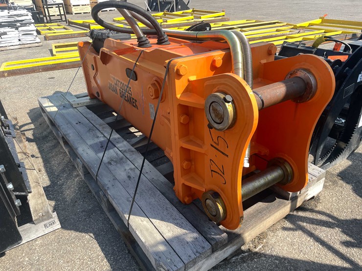 caterpillar-320-image-3