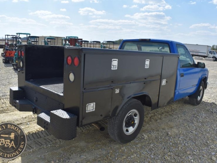 2000-chevrolet-3500-image-4