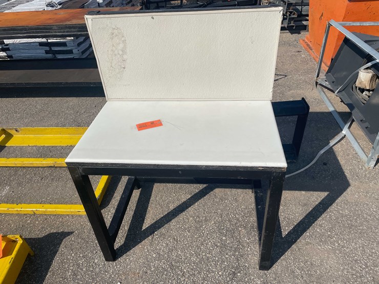 #3007-•-steel-shop-bench-(o8)-image-1