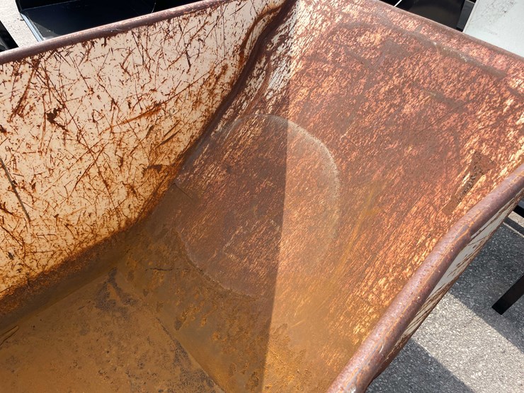 #3000-•-large-rolling-material-bin-(o8)-image-11