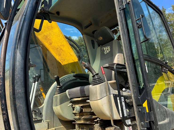 #132-•-jcb-235-excavator-image-7