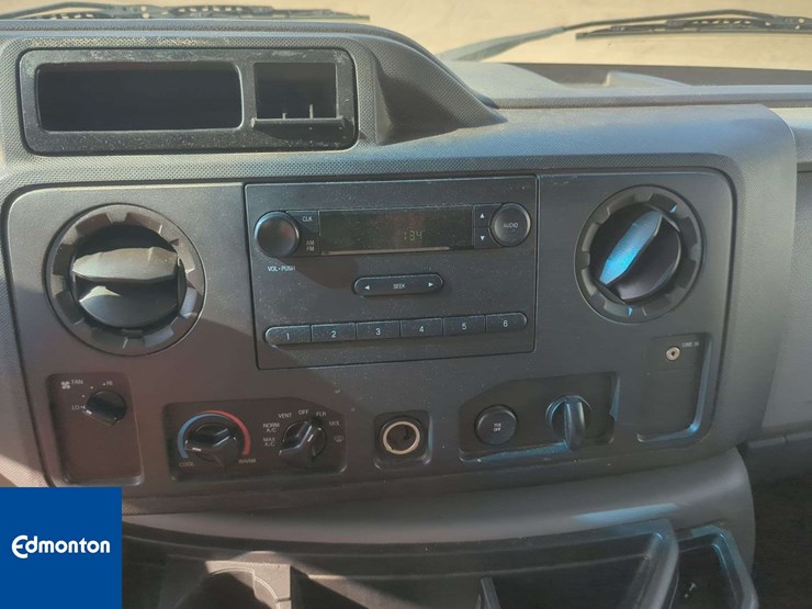 2012-ford-cargo-image-11