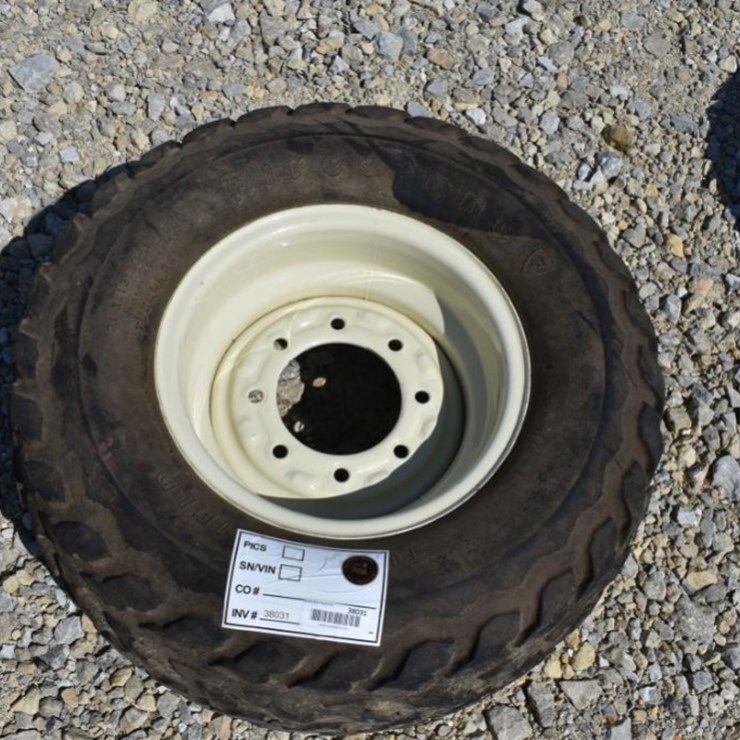 Tires 31 X 13.50-15 IMPLEMENT TIRE AND RIM 38031