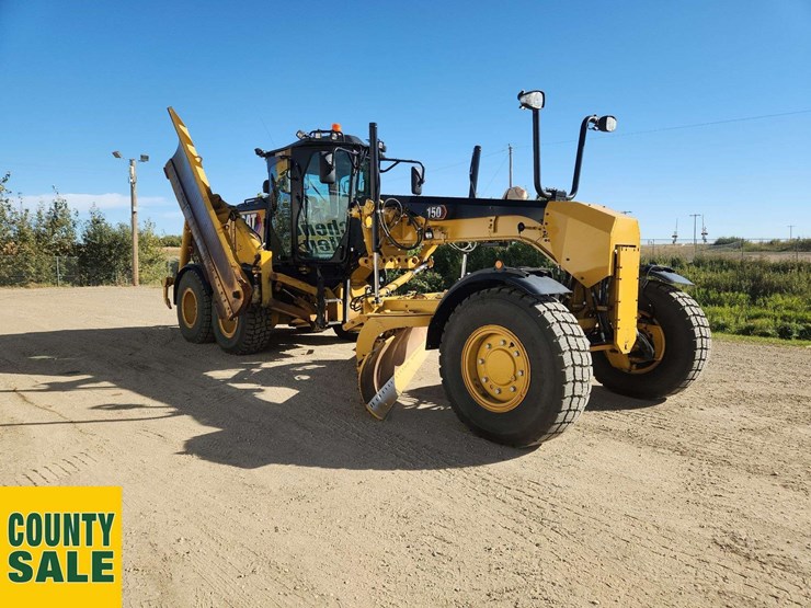 2020-caterpillar-150-awd-image-3