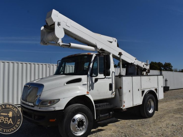 2012-international-durastar-4300-image-1
