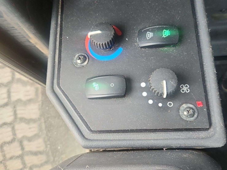 2019-deere-872g-image-41