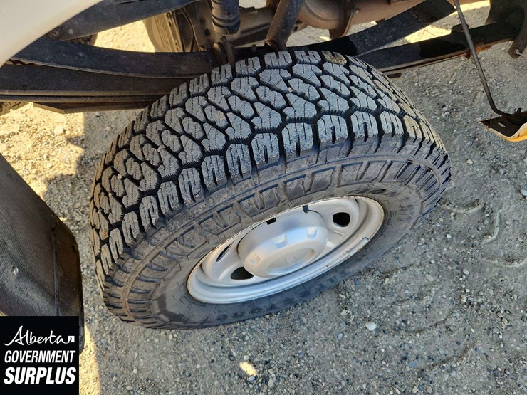 2011-ford-f350-image-32