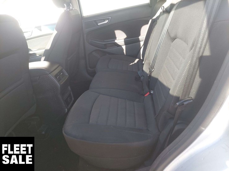2016-ford-edge-image-15