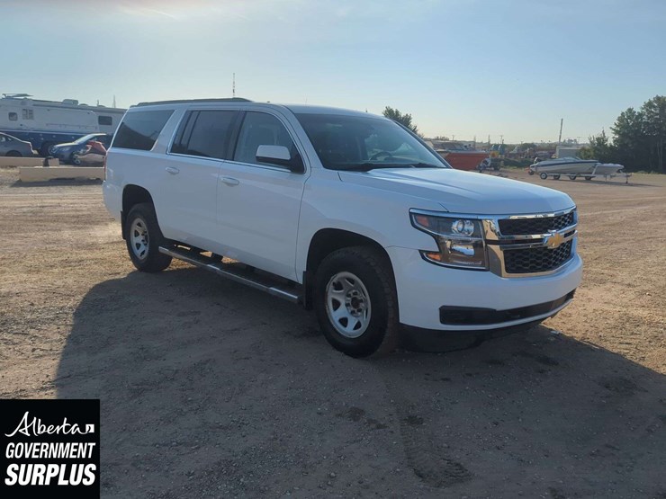 2019-chevrolet-suburban-image-4