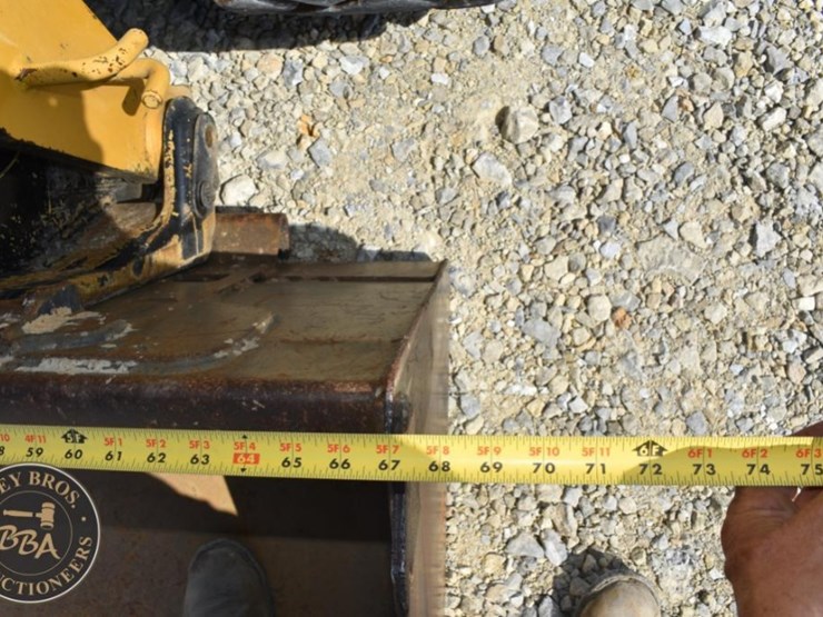 2021-caterpillar-272d3-image-21