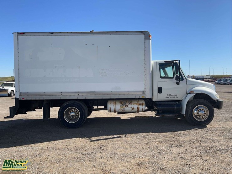 2005-international-durastar-4300-image-5
