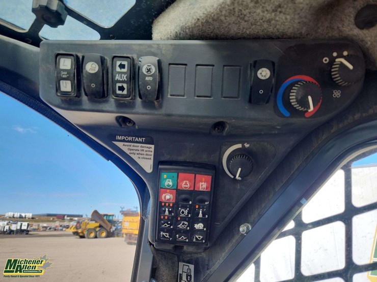 deere-326e-image-14