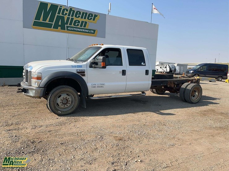 2010-ford-f550-image-1