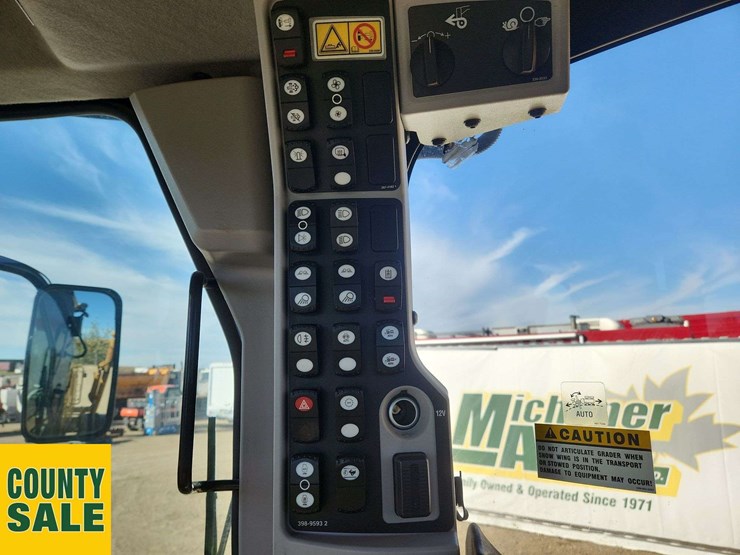 2020-caterpillar-150-awd-image-43