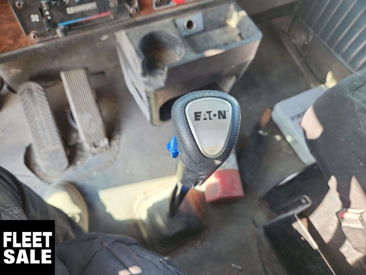 2000-kenworth-t800-image-13