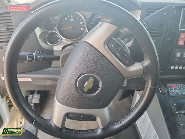 2013-chevrolet-silverado-3500hd-image-17