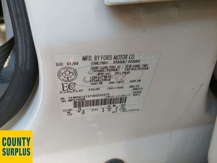 2004-ford-excursion-image-5