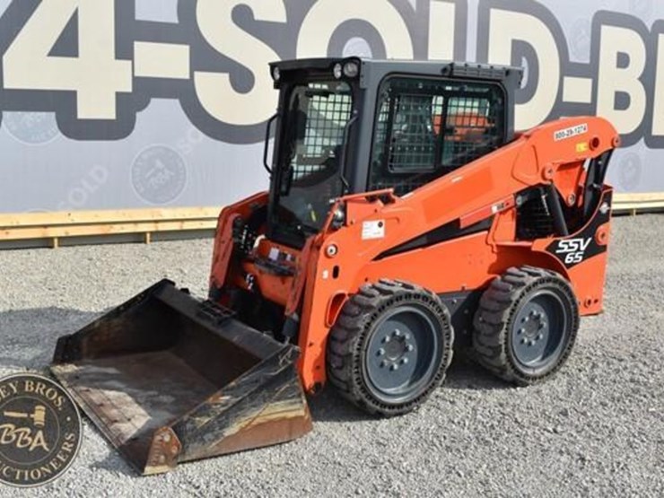 2020-kubota-ssv65-image-1