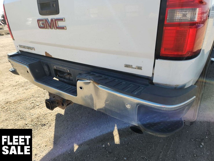 2015-gmc-sierra-2500hd-image-37