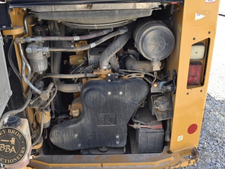 2021-caterpillar-272d3-image-12