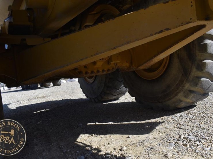 2012-caterpillar-740b-image-58