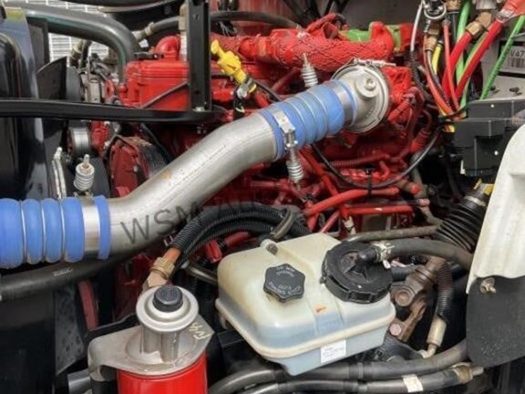 2014-freightliner-m2-image-29