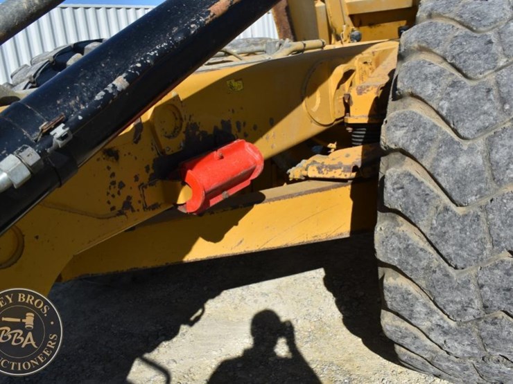2011-caterpillar-740b-image-63