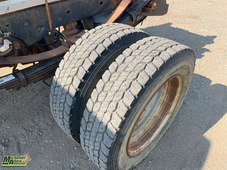 2010-ford-f550-image-8