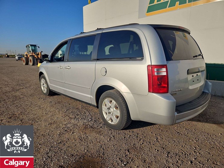 2010-dodge-grand-caravan-se-image-3
