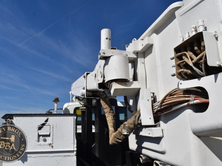 2012-international-durastar-4300-image-38
