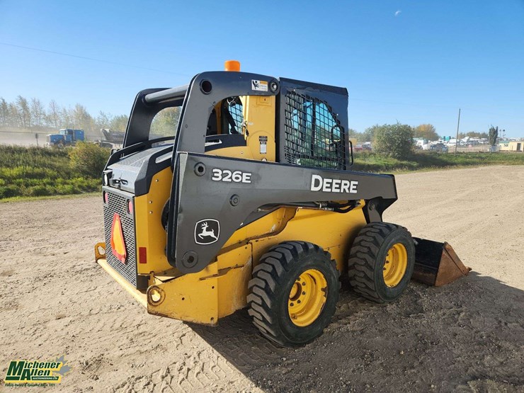 deere-326e-image-4