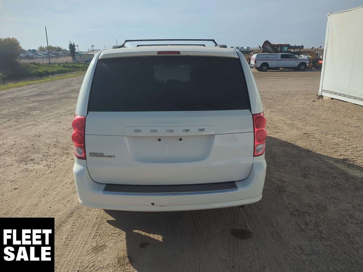 2012-dodge-grand-caravan-se-image-8